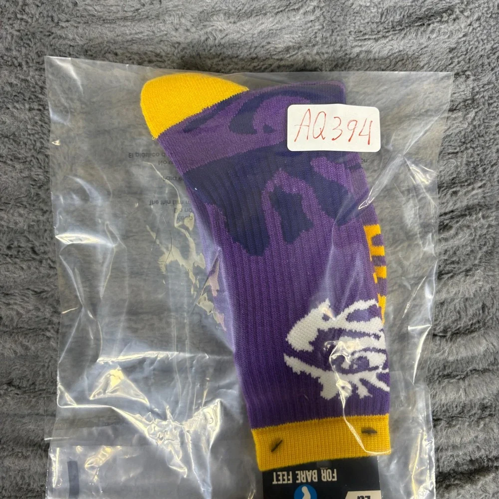 For Bare Feet LSU Tigers Still Fly Crew Socks Mens Large 10-13 Purple Gold NCAA